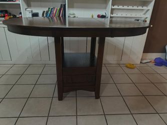 Ashley dining table (measurements in description)