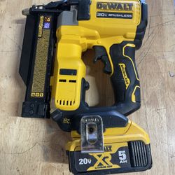 Dewalt 20v 23 GA Pin Nailer W/ Battery 