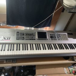 Roland fantom X8
