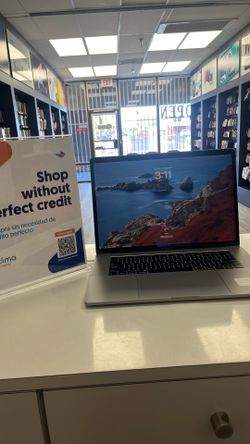 MacBook 15 inch 2018 16gb ram i7 1TB