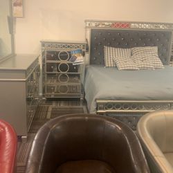 6 PCs King Or Ireneo Bedroom Set