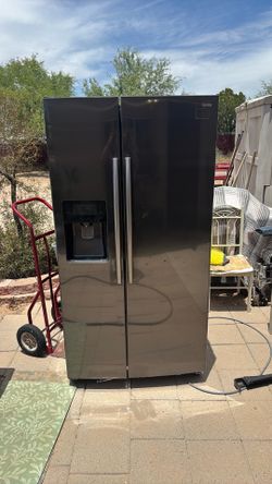 Samsung refrigerator black stainless steel