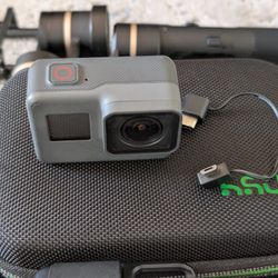 GoPro Hero 5 Black + Accessories 