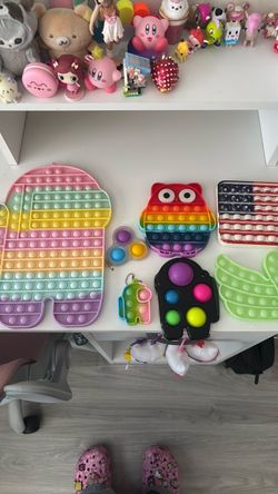 Squishy and pop it fidget pack