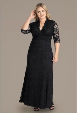 David's Bridal Kiyonna Screen Siren V-Neck Lace Plus Size Gown (size 3x)