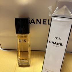Chanel - No 5 Eau de Toilette Spray