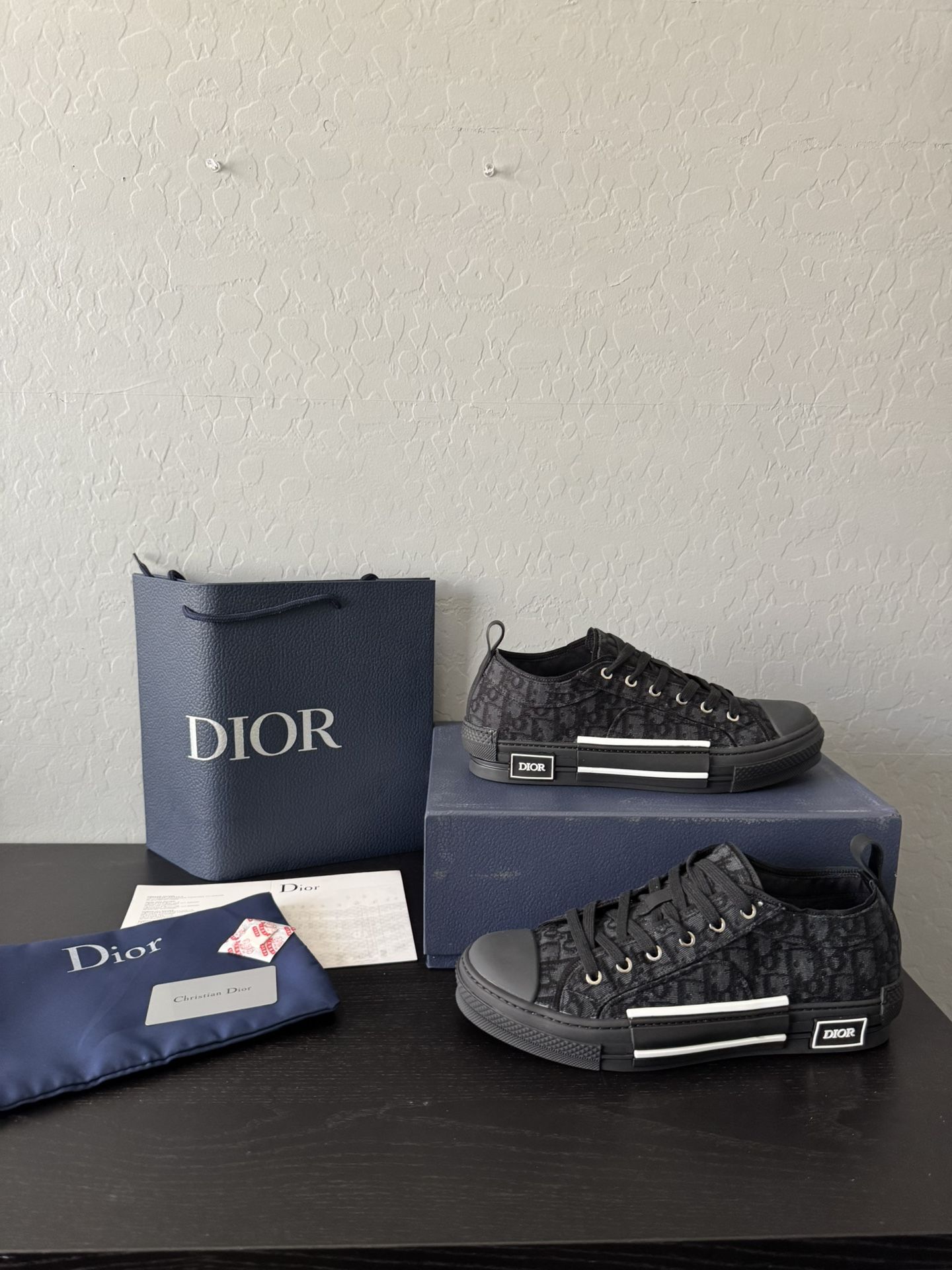 Diors B23 Black