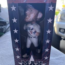 Bobble Head 
