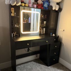 Vanity With Dresser 