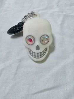 Bath & Body Works Halloween Light Up Skull Pocket Bac Holder Keychain