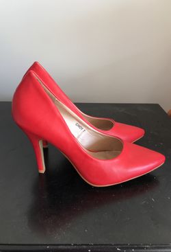 Red heels size 7