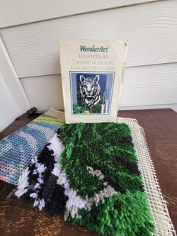 Latch Hook White Tiger - 1/4 Done