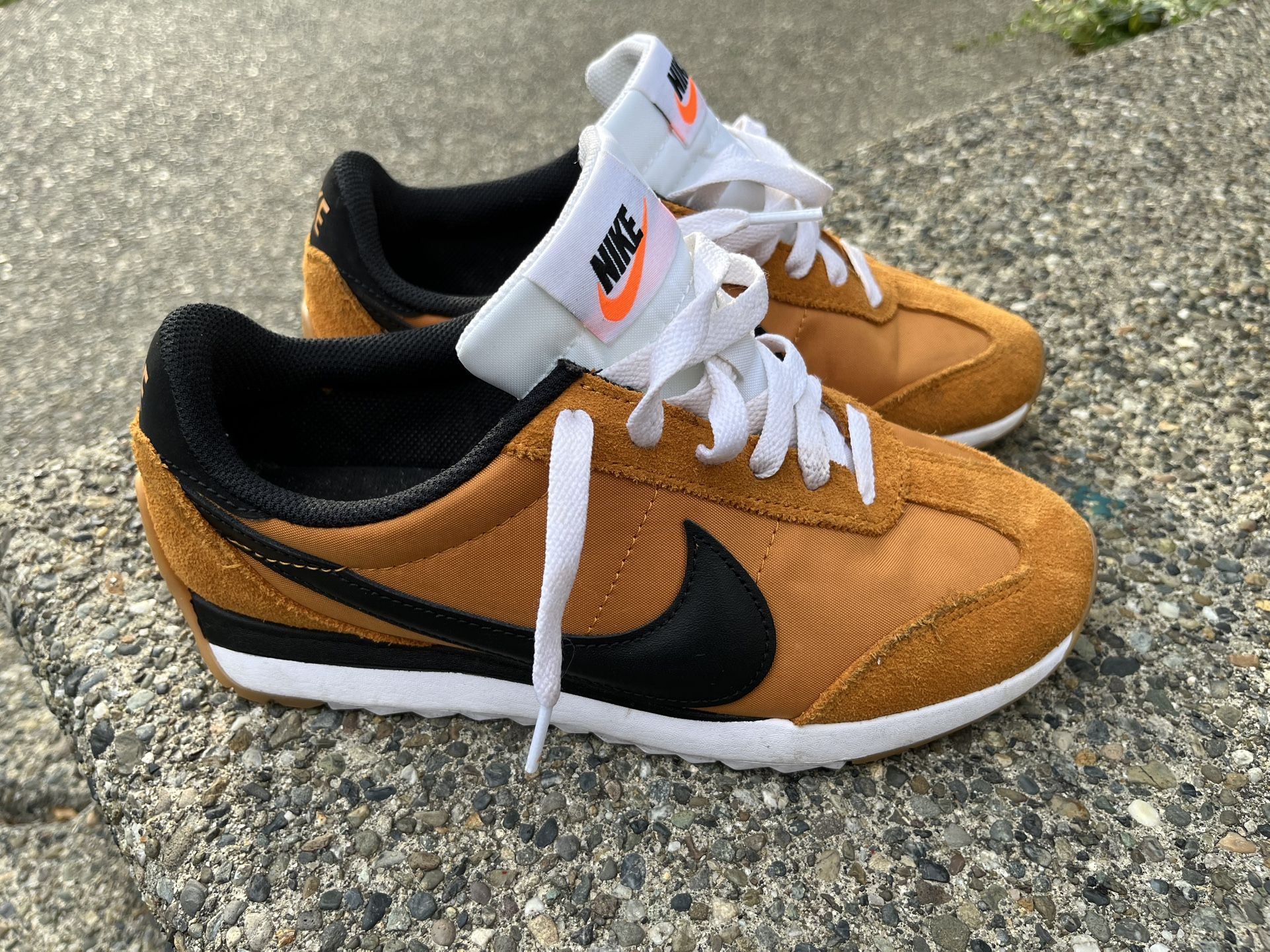 Women’s Nike Pacific Shoes Size 7