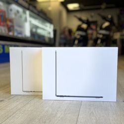 MacBook Air M2 Chip 14 Inch