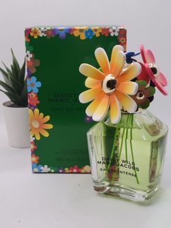 Marc Jacobs
 
Daisy Wild Eau So Intense Eau de Parfum

3.3 fl ⭐️