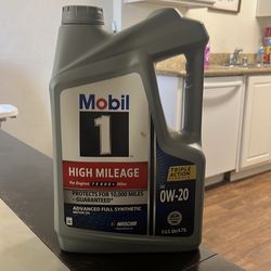 Mobile1 OW-20 full synthetic car oil