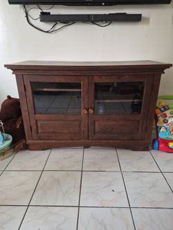 Tv stand