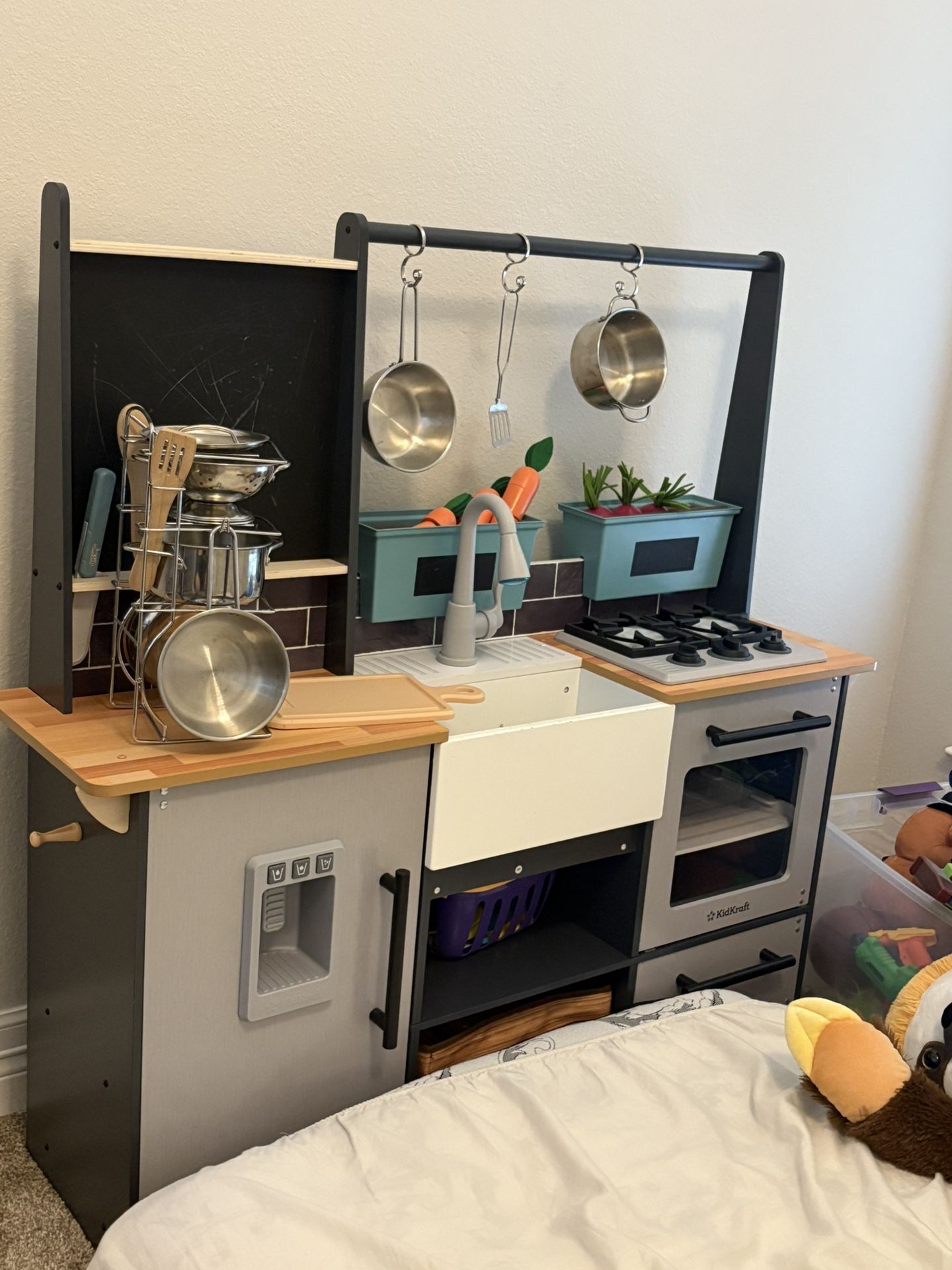 Kids Craft Kitchen