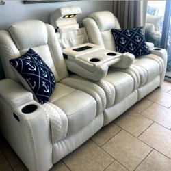 Power Reclining Couch with Drop Down Table 👉$47 GetNowPayLater 