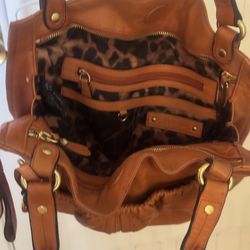 Beautiful B Makowsky leather handbag. like brand new…perfect condition. 