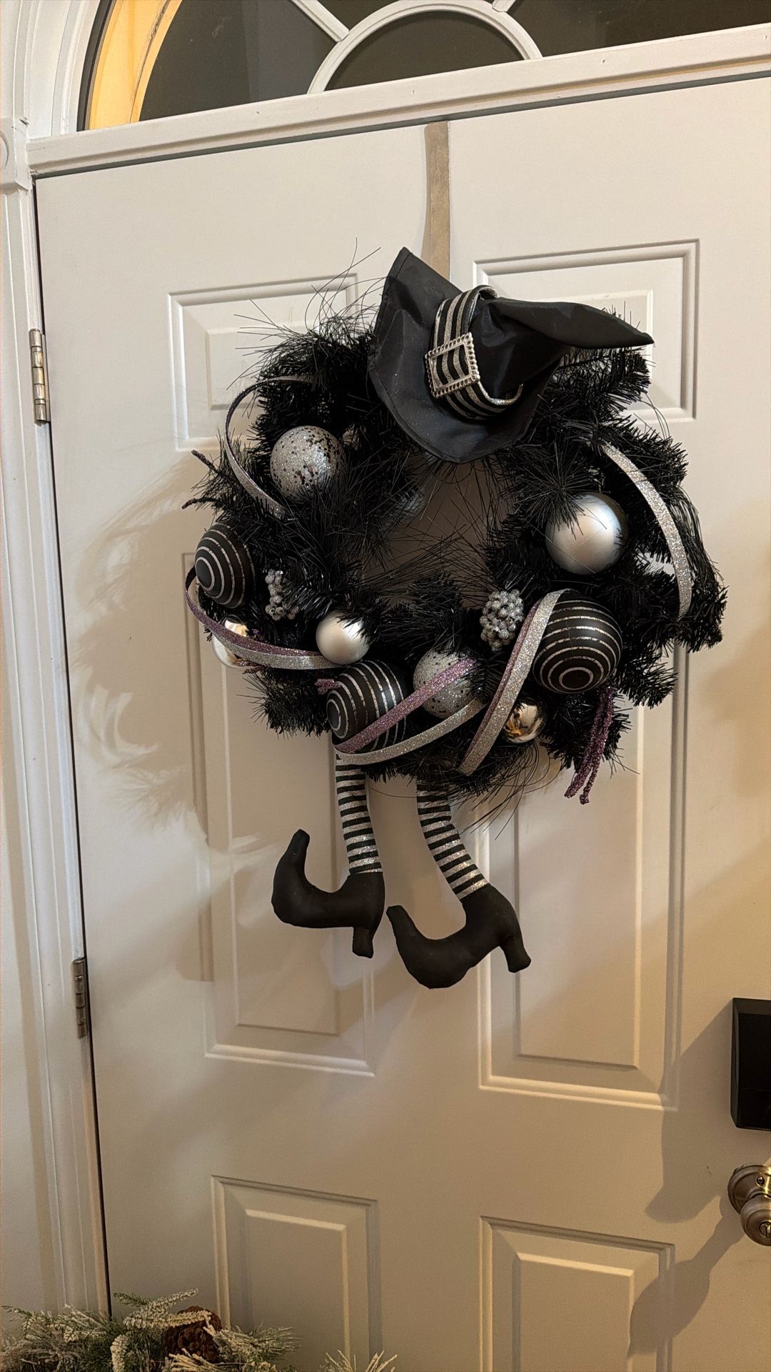 Knock Knock -Door Decor for A Monochromatic Holiday Theme