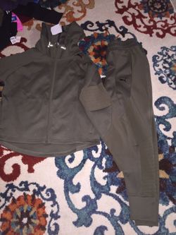 Size large. Puma set