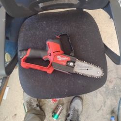 Milwaukee Fuel Pruning Saw