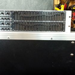 BEHRINGER ULTRAGRAH  PRO