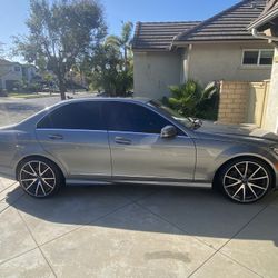 Mercedes Benz C300 