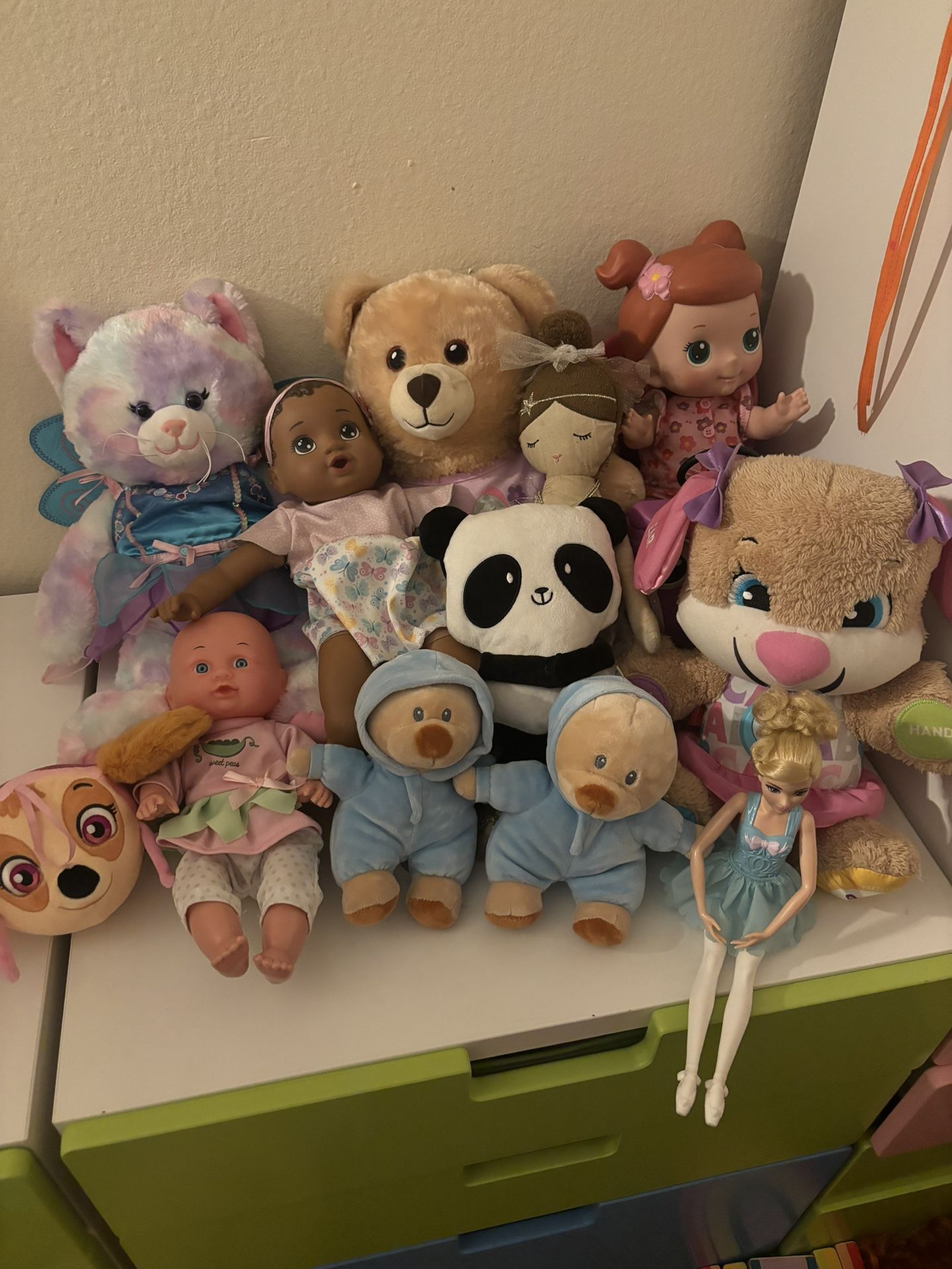 Stuffed Animals/ Dolls