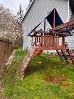 Play structure