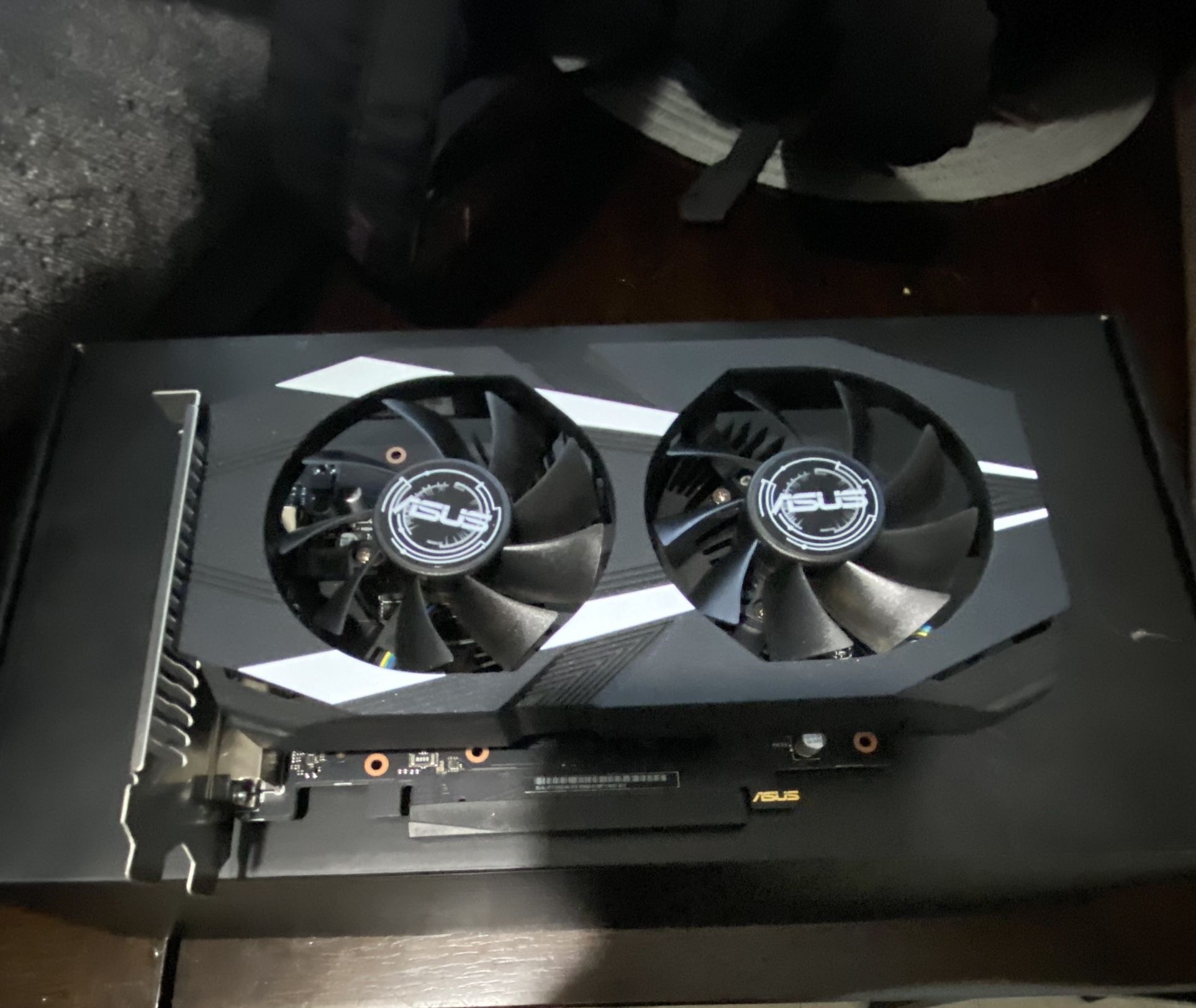 ASUS Dual GeForce RTX™ 3050 OC Edition 6GB GDDR6 with two powerful fans AAA gaming performance and ray tracing NVIDIA 