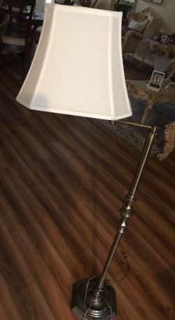 Standing Lamp nice gold stand like bran new