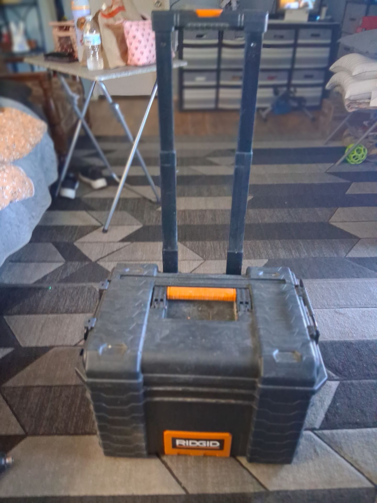 Ridgid cordless power tool tote with wheels