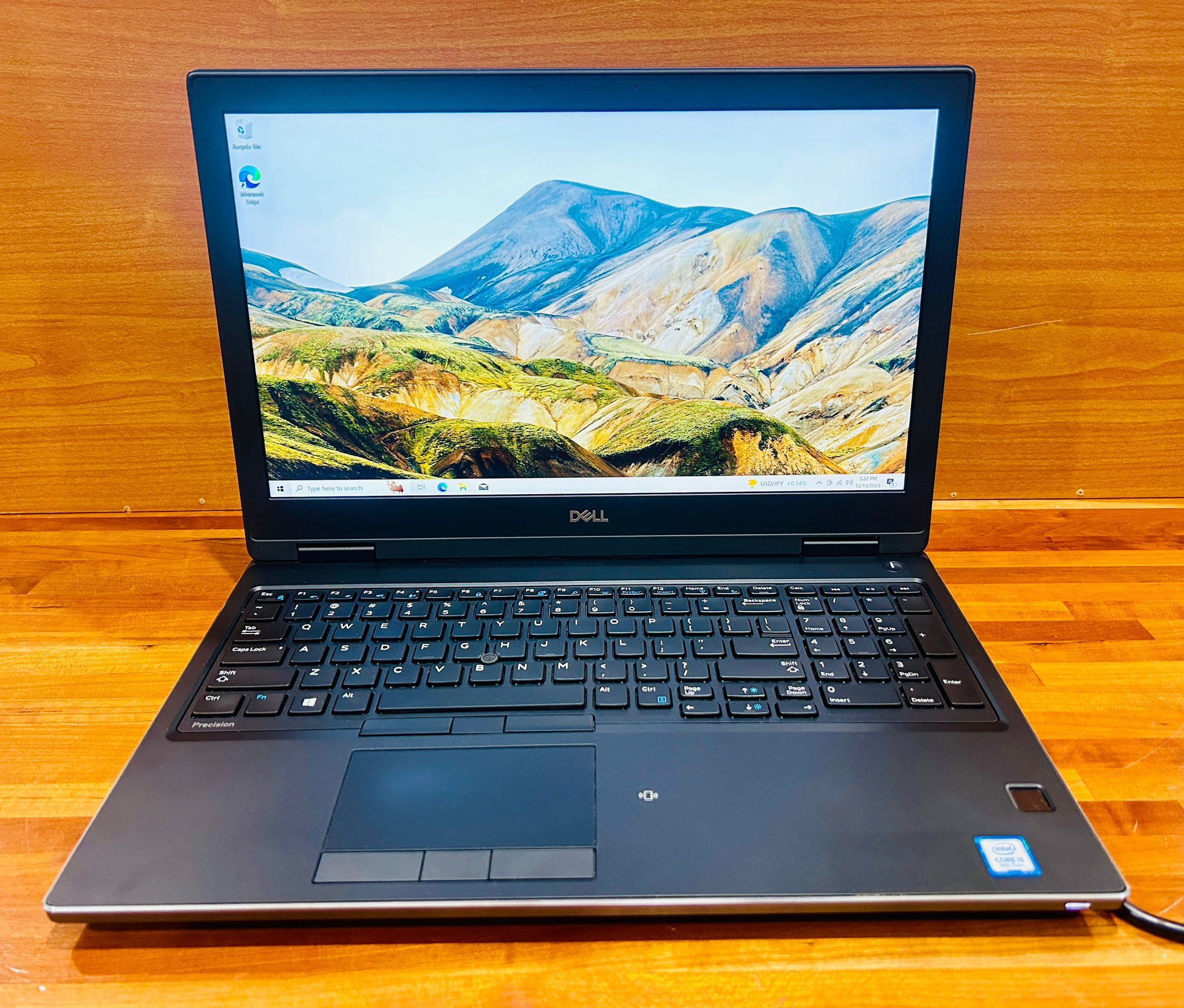 Dell Precision 15” 7(contact info removed) i5-8300H 32GB RAM 500GB SSD NVIDIA QUADRO P2000 4GB VRAM GRAPHICS!!!!