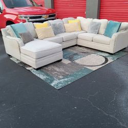 Modern Comfort Sectional Couch 