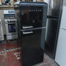Galanz Top Freezer Refrigerator 23.75-inch