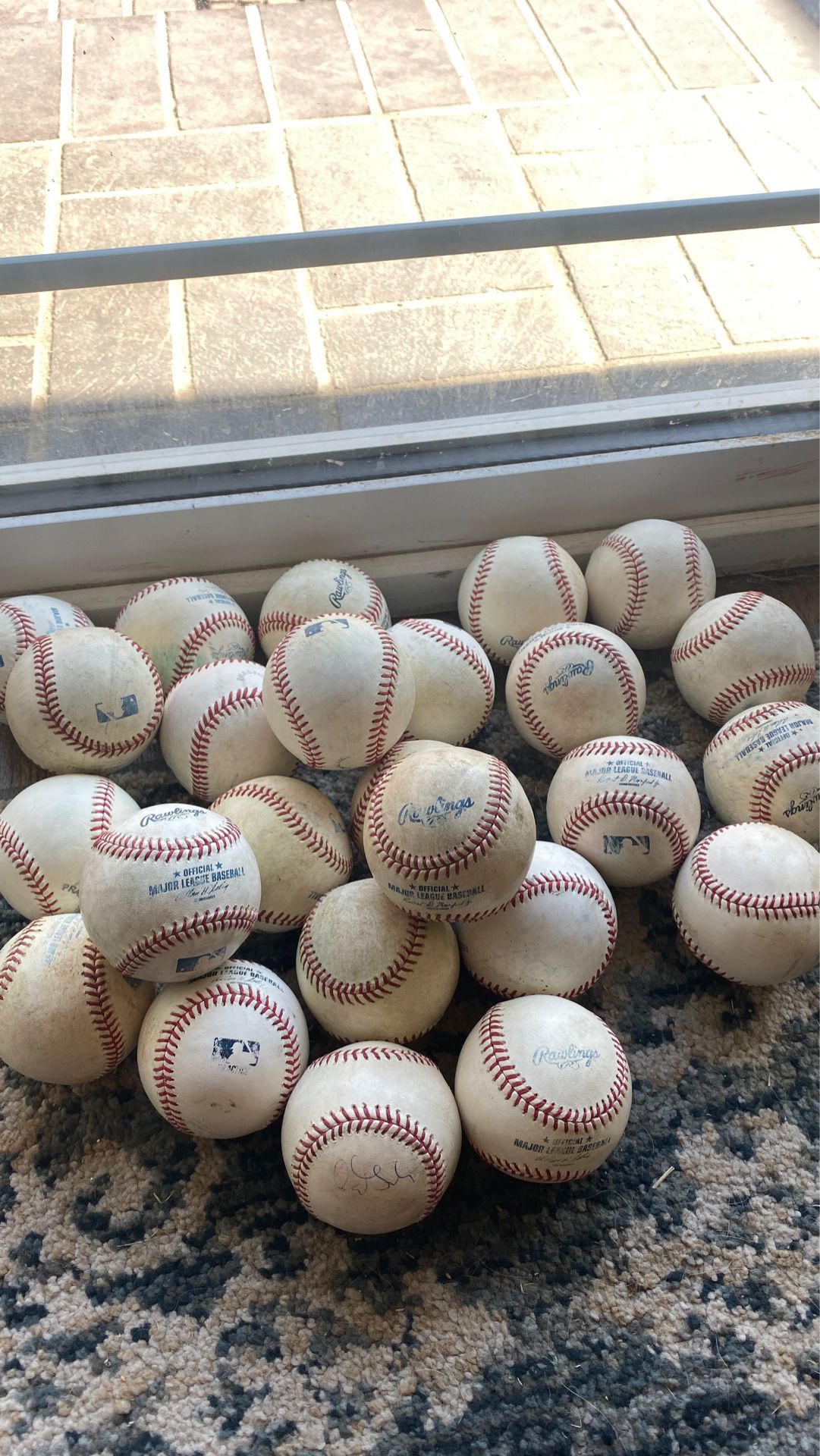 MLB BALLS