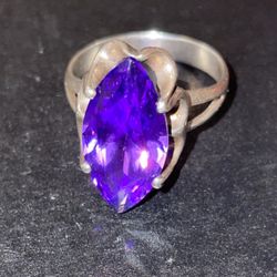Beautiful Elegant Amethyst Silver Ring 1900s