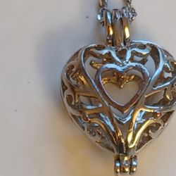 Vtg.sterling Silver - OPENING HEART PENDANT NECKLACE