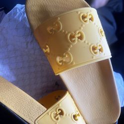 Size 10 Gucci Slides