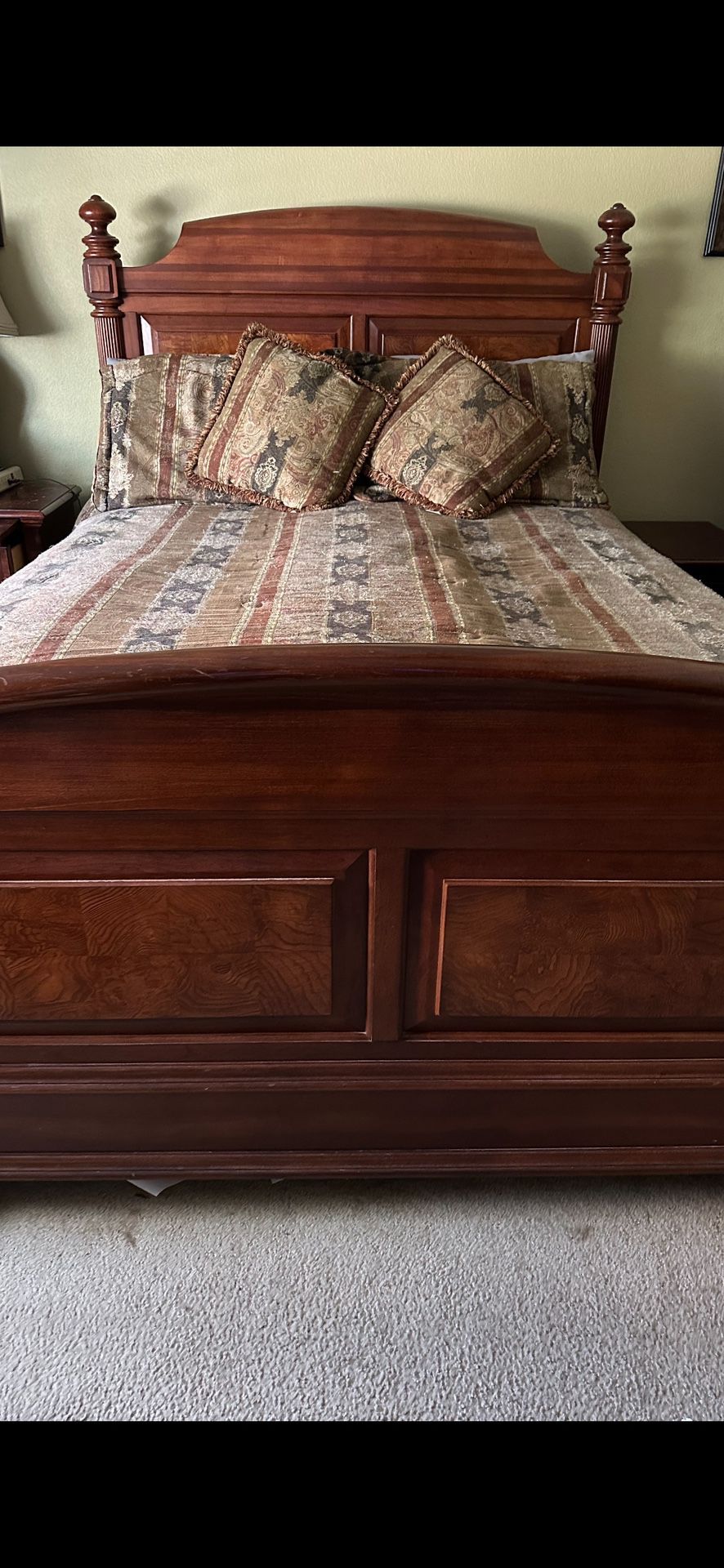 Queen Size bed For sale