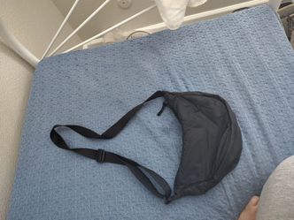 Black shoulder bag