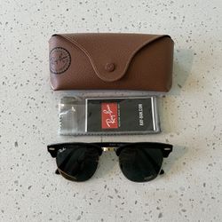 Ray-Ban Clubmaster RB3016 Men's Sunglasses Black Frame Green Glass Lenses