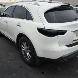 INFINITI FX 35 2010