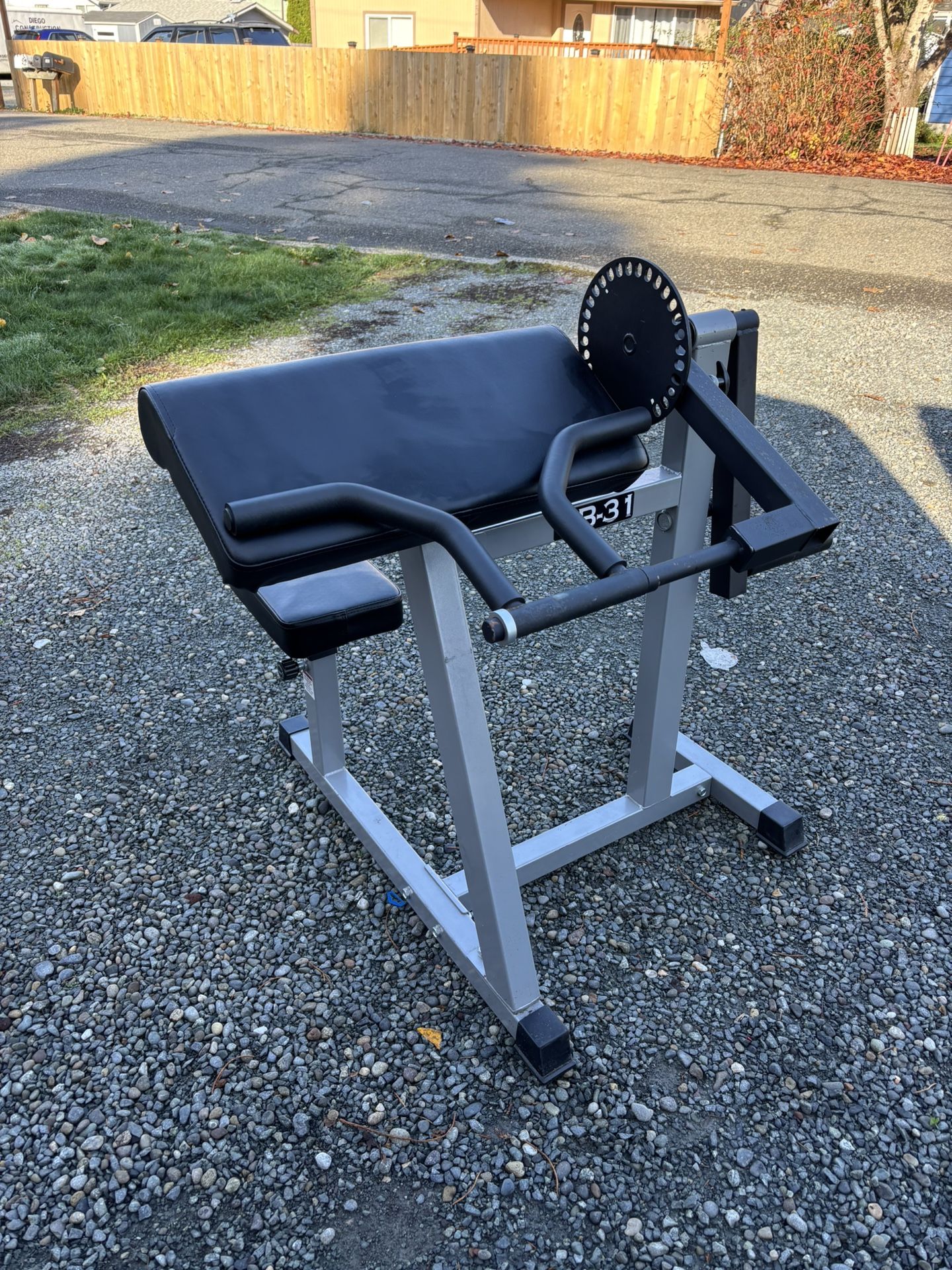 BICEP TRICEP CURL MACHINE