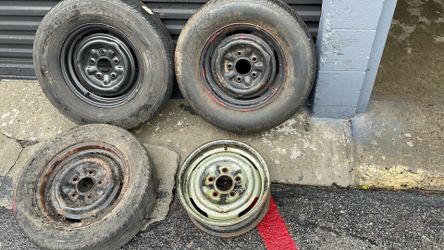 Chevy Impala or other GM cars 14-inch drum brake steelies 5 on 4.75