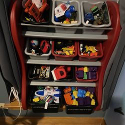 Bedroom Set .Toys Not Included . Make A Offer 