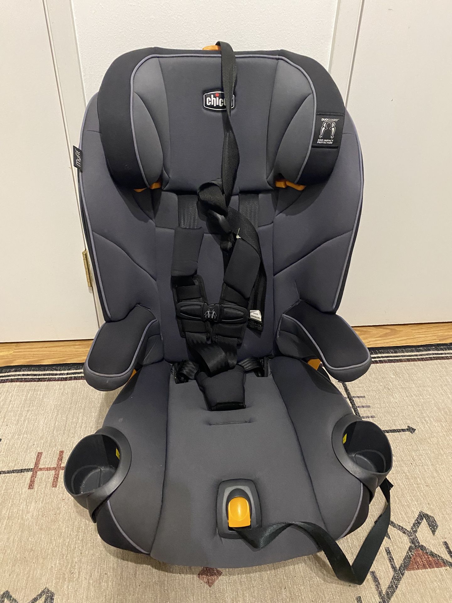 Chicco Child Car Seat - Great Condition - Located In Brinnon