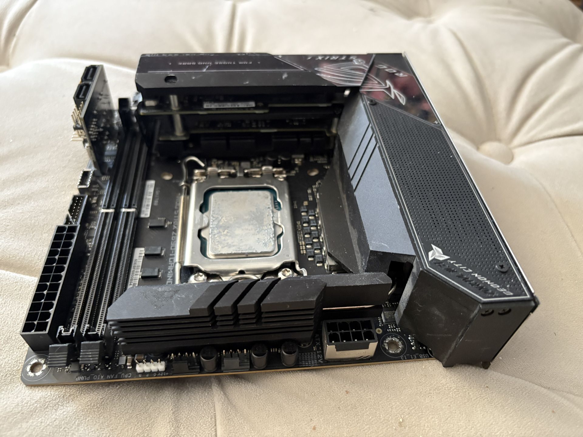 ASUS ROG Z690-I Motherboard
